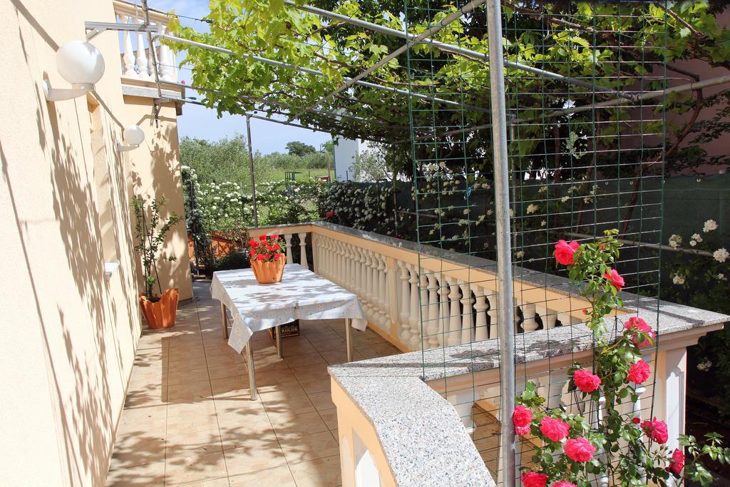 Apartments Kata Biograd Na Moru Bagian luar foto